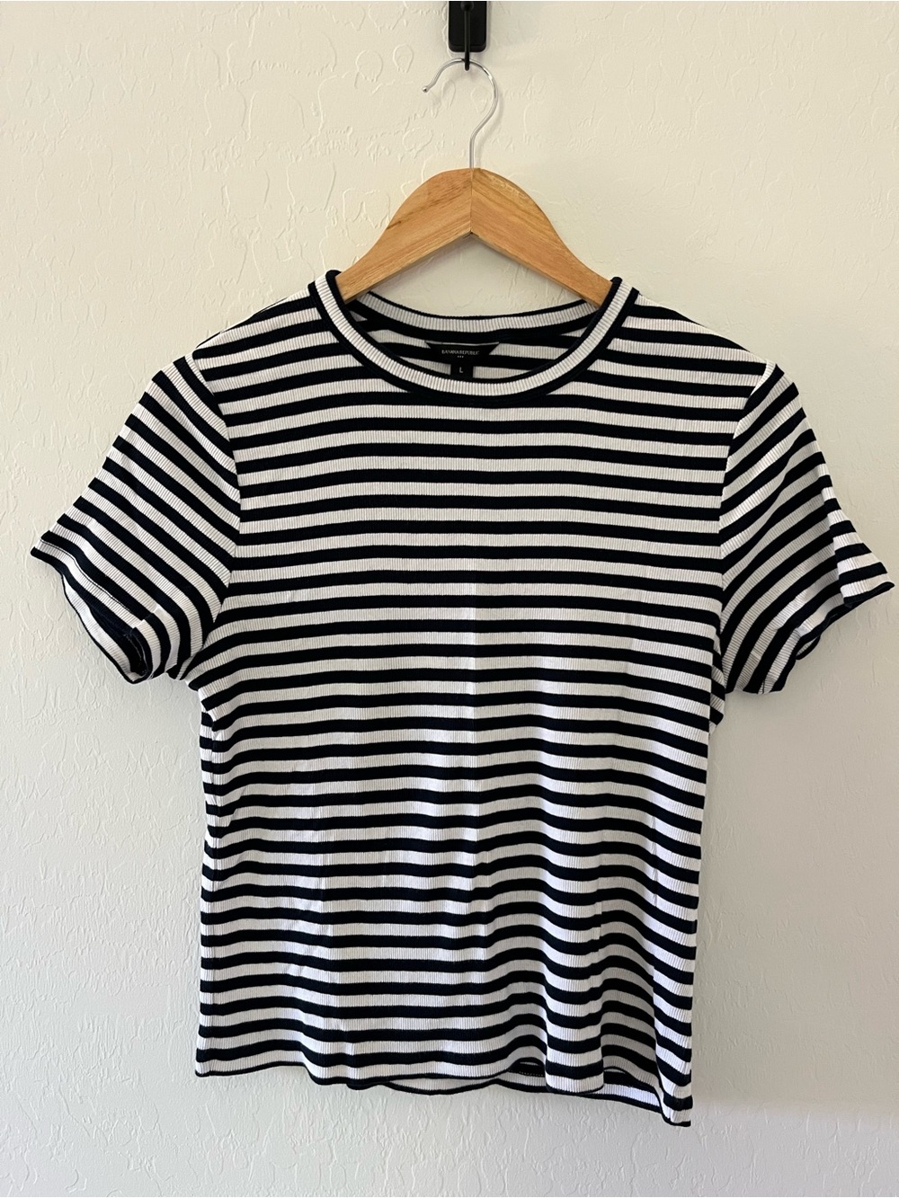Banana Republic Black White Striped Ribbed Short Sleeve Top Perfect Everyday Tee
